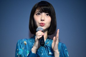 季節を感じて着替えるコンタクト「Four Seasons」商品発表会に登場した浜辺美波
