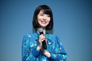季節を感じて着替えるコンタクト「Four Seasons」商品発表会に登場した浜辺美波