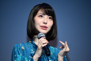 季節を感じて着替えるコンタクト「Four Seasons」商品発表会に登場した浜辺美波