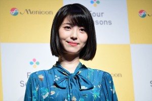 季節を感じて着替えるコンタクト「Four Seasons」商品発表会に登場した浜辺美波
