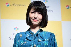 季節を感じて着替えるコンタクト「Four Seasons」商品発表会に登場した浜辺美波