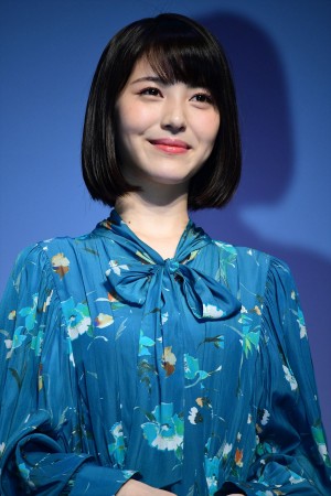 季節を感じて着替えるコンタクト「Four Seasons」商品発表会に登場した浜辺美波