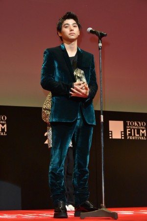 第31回東京国際映画祭アウォード・セレモニーに登場した村上虹郎