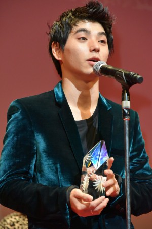 第31回東京国際映画祭アウォード・セレモニーに登場した村上虹郎