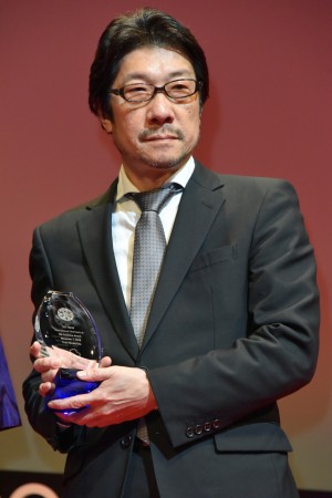 第31回東京国際映画祭アウォード・セレモニーに登場した阪本順治監督