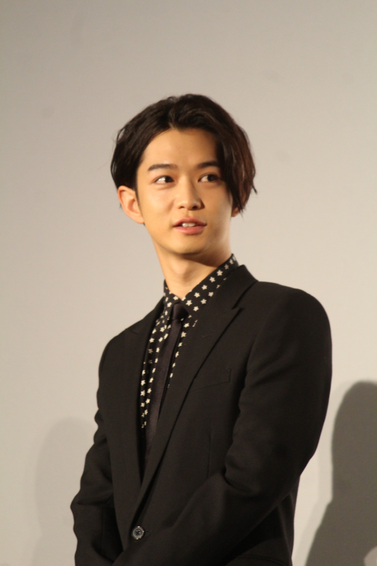 千葉雄大、北川景子にひざまずき「僕のハートは落としてくれました」