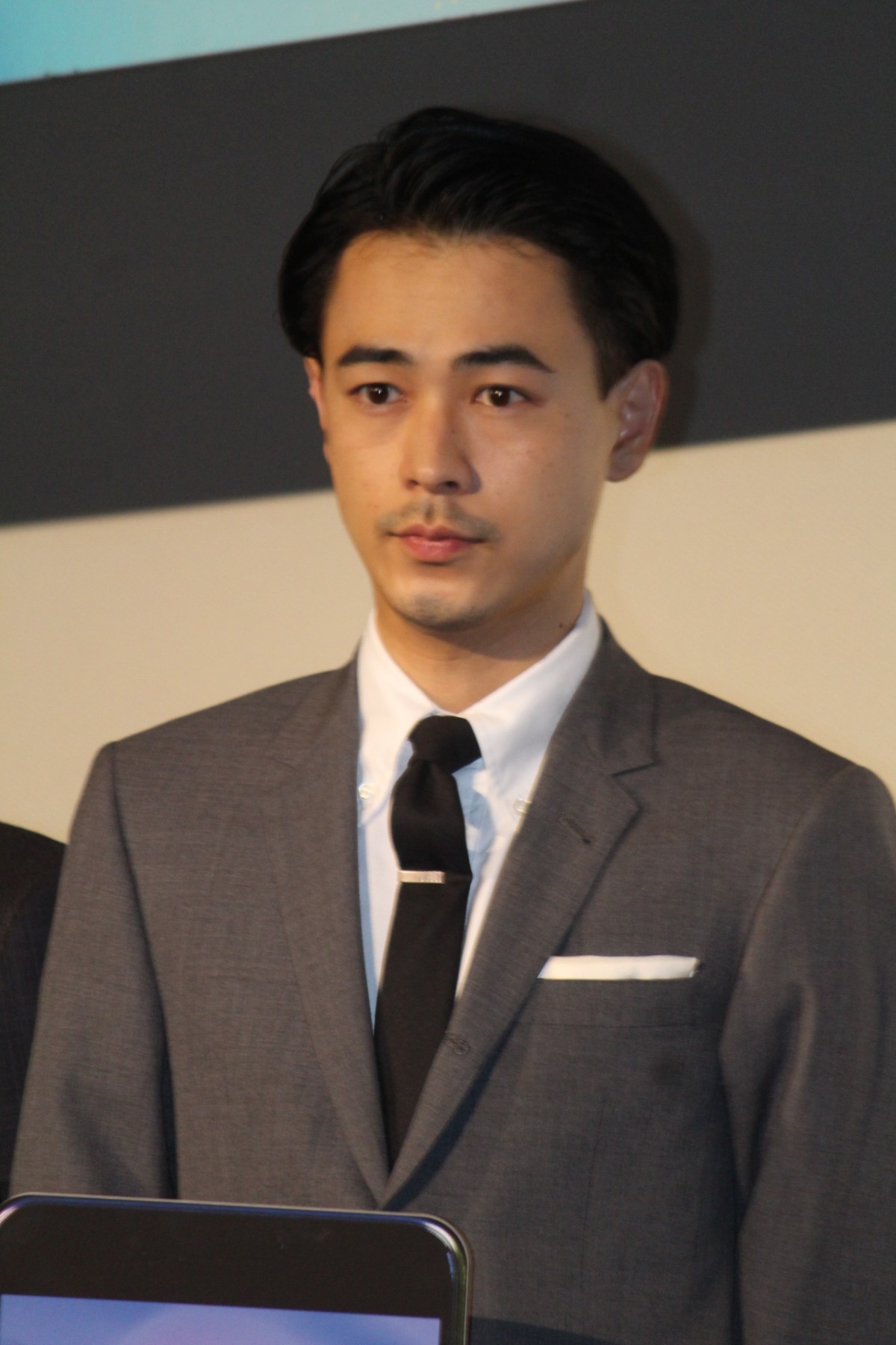千葉雄大、北川景子にひざまずき「僕のハートは落としてくれました」