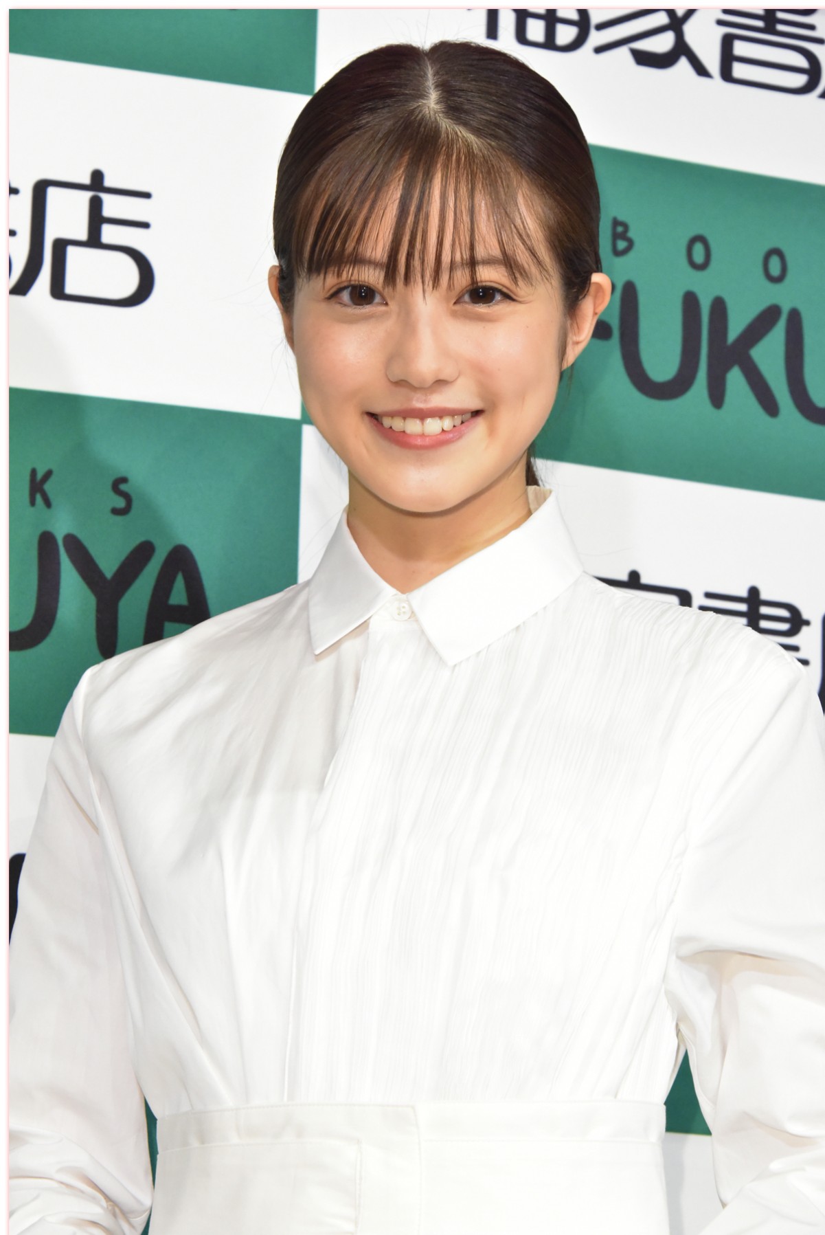 今田美桜、初写真集お気に入りカットは「真っ白の水着にレースのドレス」