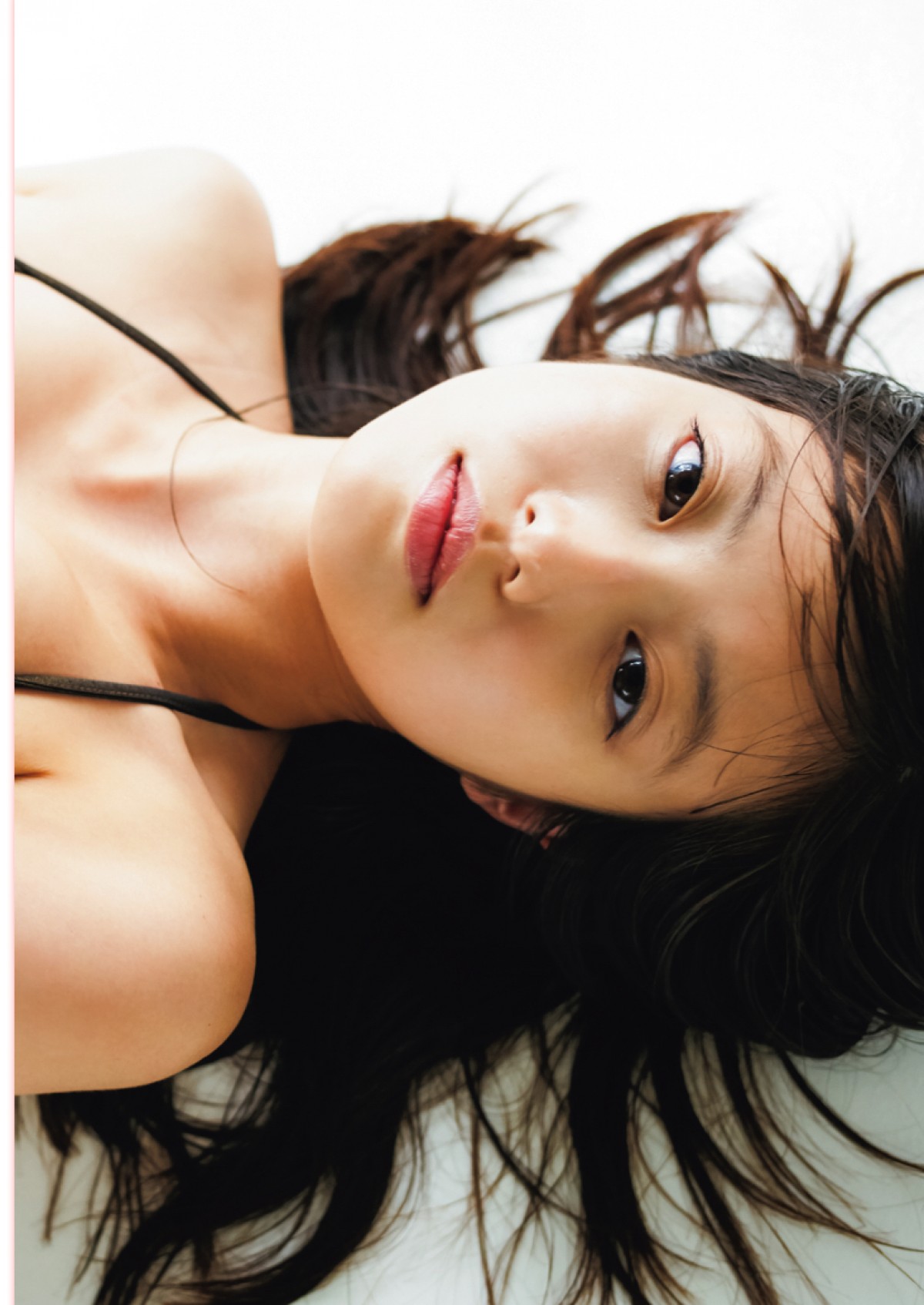 今田美桜、初写真集お気に入りカットは「真っ白の水着にレースのドレス」