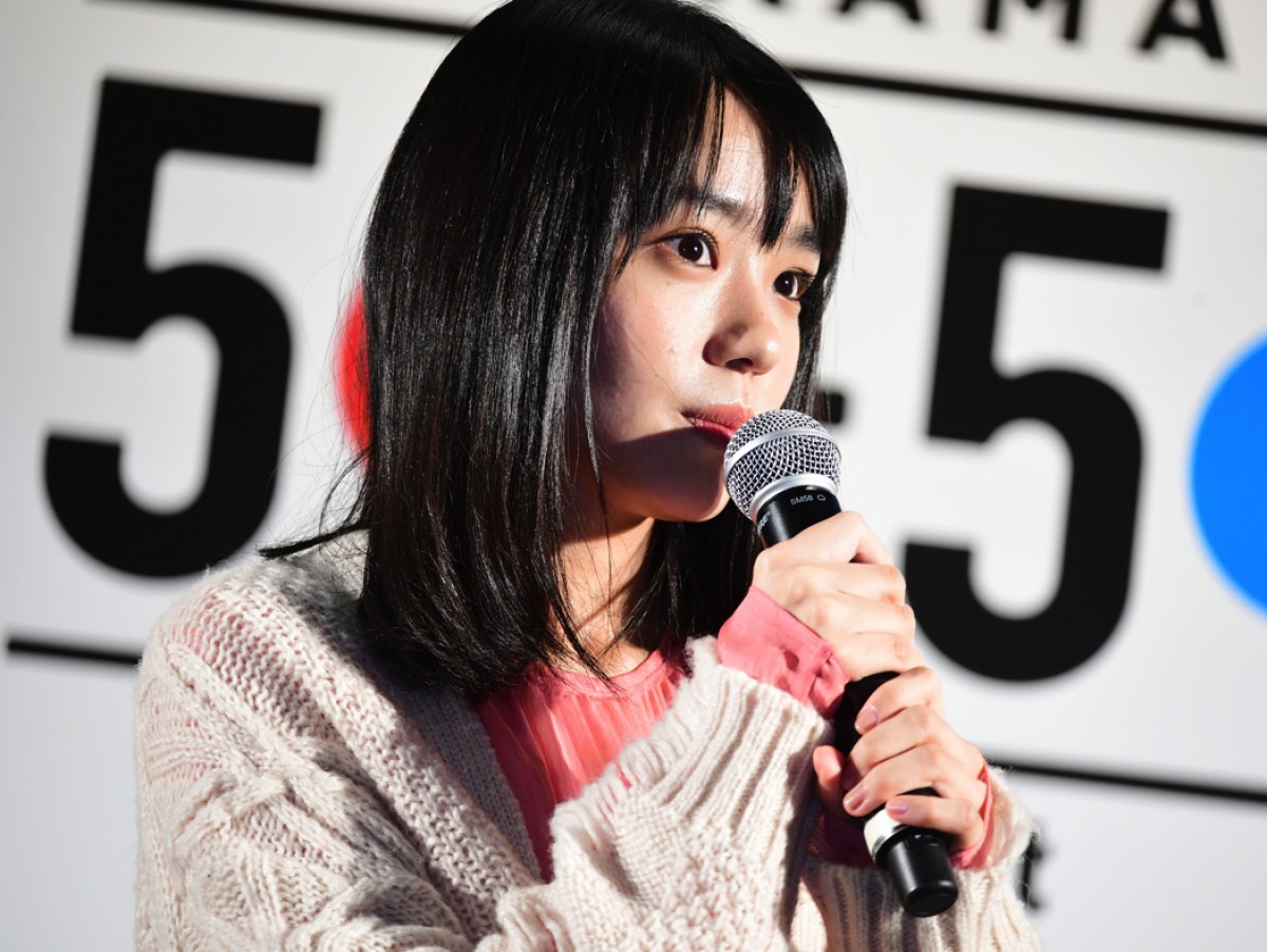 『半分、青い。』で注目の女優・奈緒、キュートな笑顔で短編映画PR