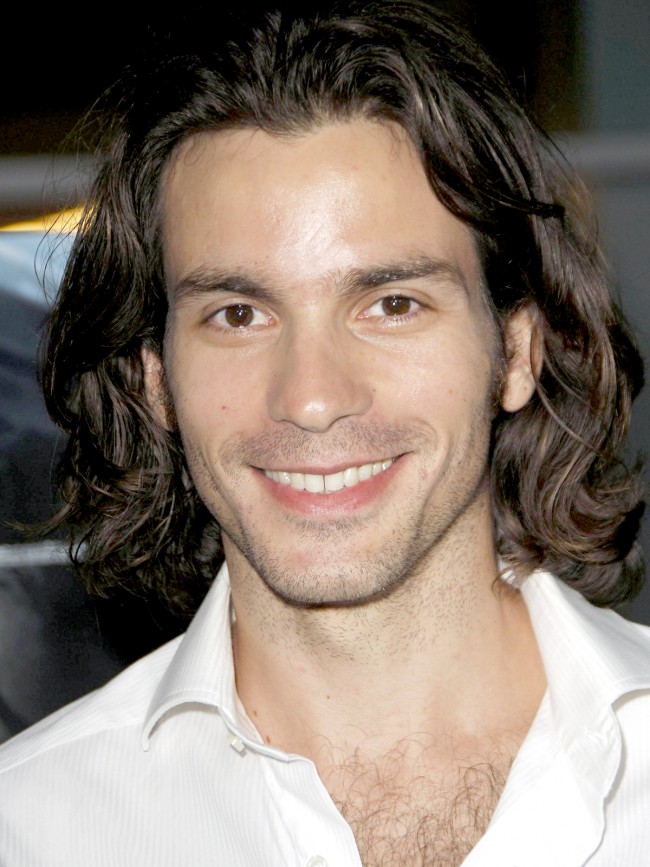 サンティアゴ・カブレラ、Santiago Cabrera