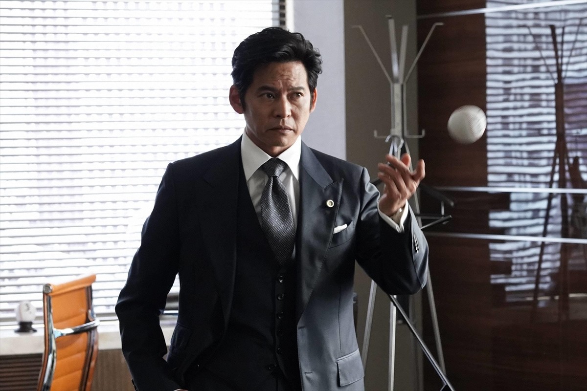 今夜『SUITS／スーツ』佐久間由衣がゲスト出演