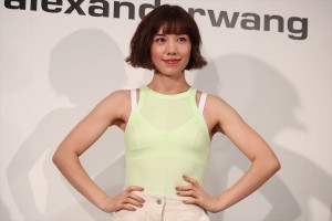UNIQLO and ALEXANDER WANG 新商品発表会に登場した仲里依紗