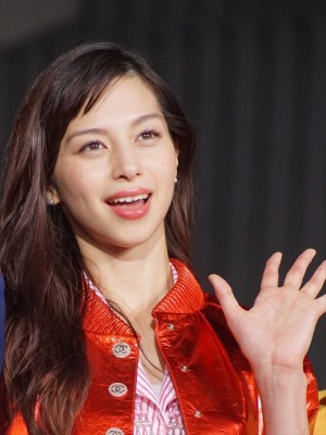 映画『ニセコイ』スペシャルステージに登壇した中条あやみ