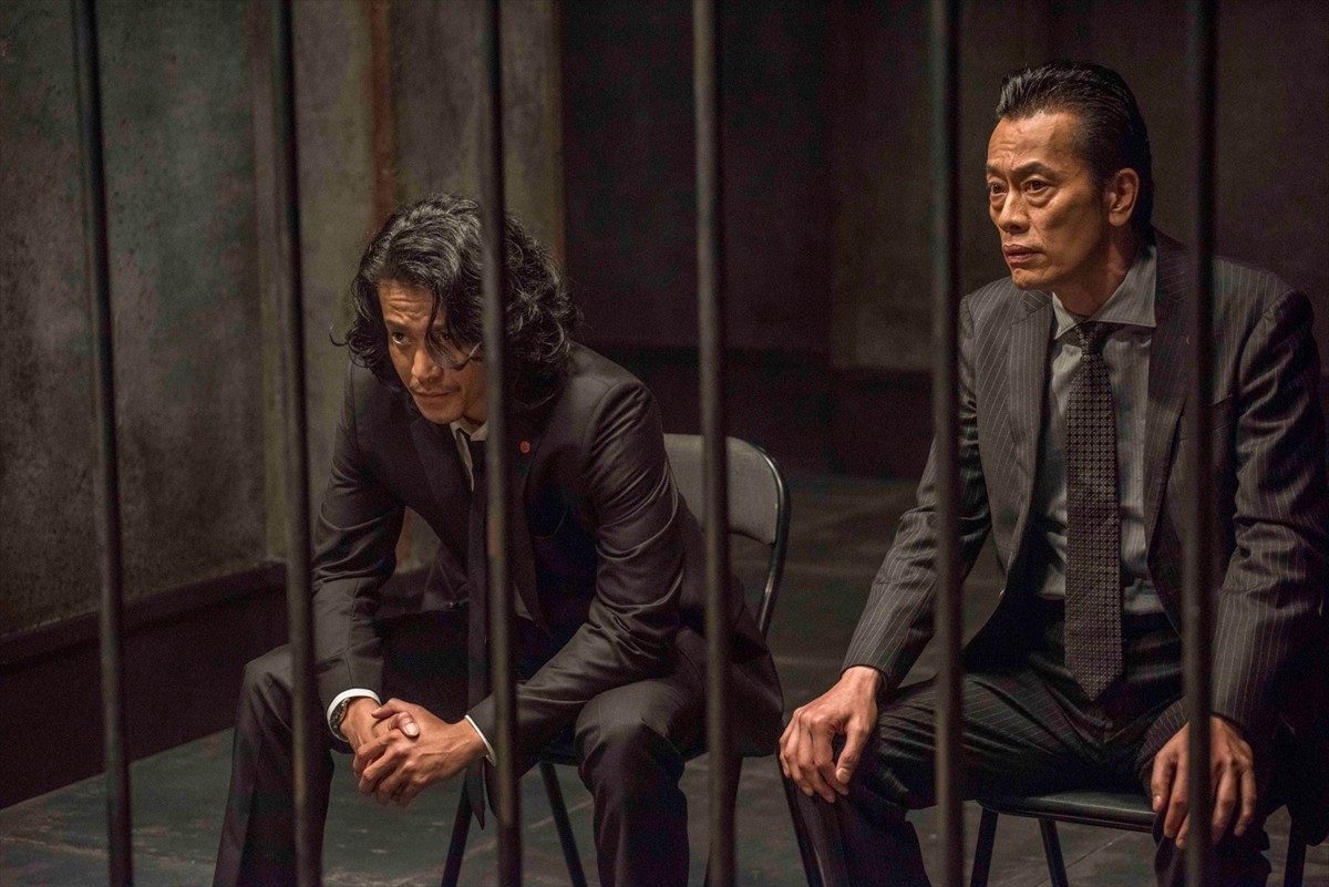 遠藤憲一主演ドラマ、メイキング映像公開！ 小栗旬が思わず「そんなノリでいいんすか」
