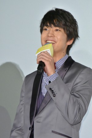 映画『ういらぶ。』公開記念舞台挨拶に出席した伊藤健太郎