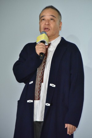 映画『ういらぶ。』公開記念舞台挨拶に出席した佐藤祐市監督