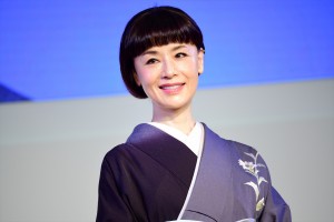 「ネイルクイーン 2018 授賞式」に出席した大地真央