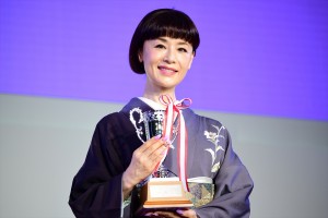 「ネイルクイーン 2018 授賞式」に出席した大地真央