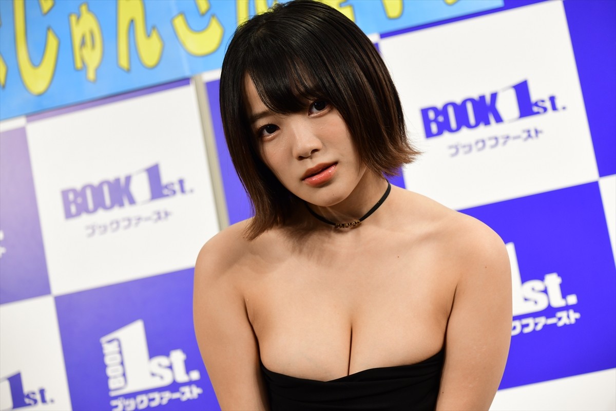 天木じゅん、濡れたシャツでの撮影に「ポロリというか、ずっと見えてる」