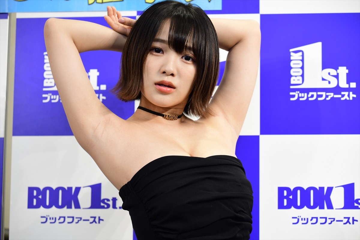 天木じゅん、濡れたシャツでの撮影に「ポロリというか、ずっと見えてる」