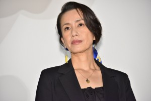 映画『こんな夜更けにバナナかよ 愛しき実話』完成披露試写会に登壇した渡辺真起子