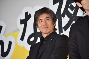 映画『こんな夜更けにバナナかよ 愛しき実話』完成披露試写会に登壇した佐藤浩市