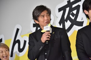 映画『こんな夜更けにバナナかよ 愛しき実話』完成披露試写会に登壇した佐藤浩市