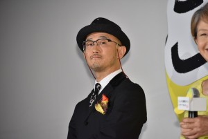 映画『こんな夜更けにバナナかよ 愛しき実話』完成披露試写会に登壇した前田哲監督