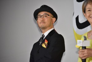 映画『こんな夜更けにバナナかよ 愛しき実話』完成披露試写会に登壇した前田哲監督
