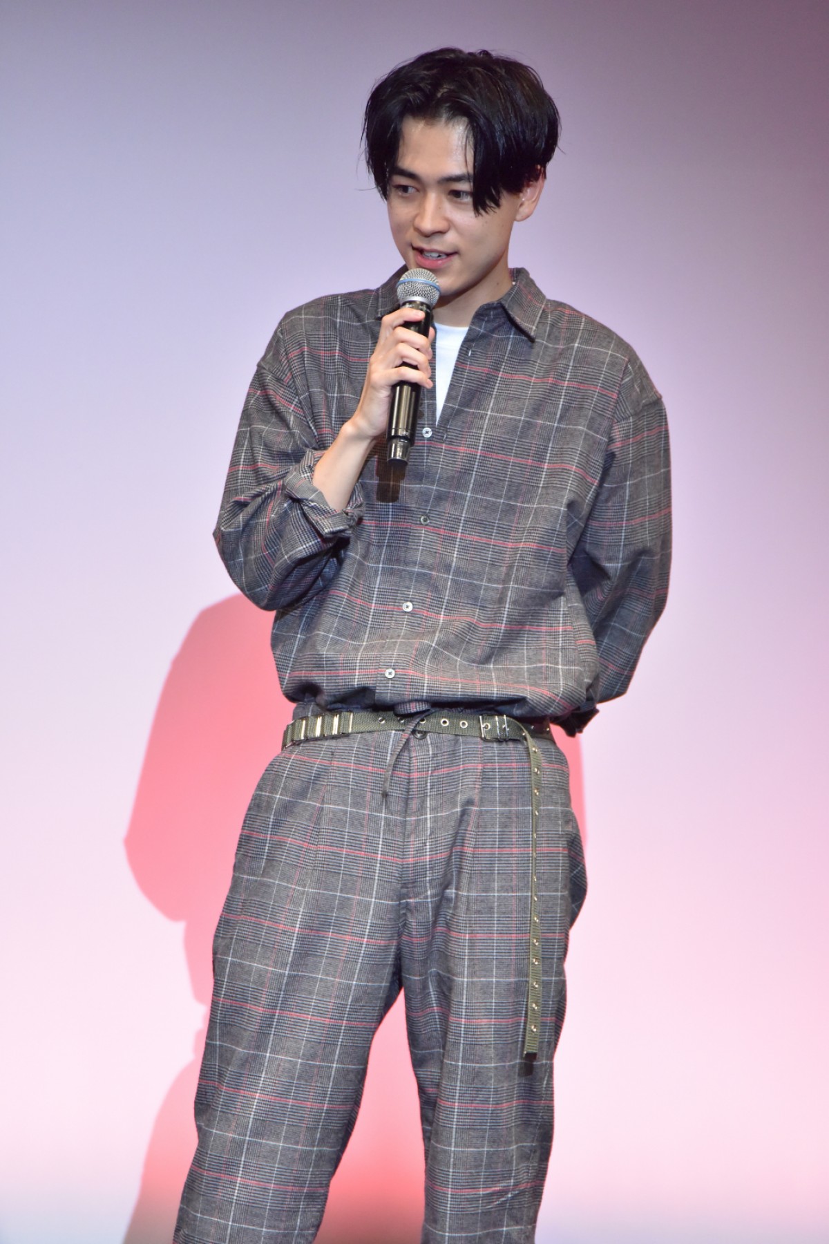 成田凌、『コード・ブルー』仲間の馬場ふみかと“ヒゲ談義”