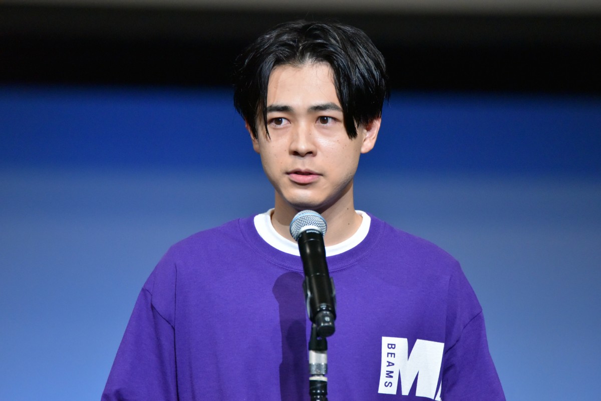 成田凌、『コード・ブルー』仲間の馬場ふみかと“ヒゲ談義”