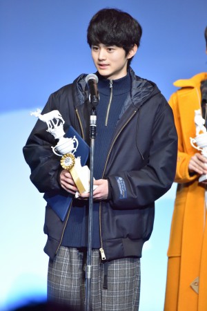 「メンズノンノモデル 公開オーディション2018 MEN’S NON‐NO MODEL Audition‐2018‐」グランプリ兼ラボ シリーズ賞を同時受賞した鈴鹿央士