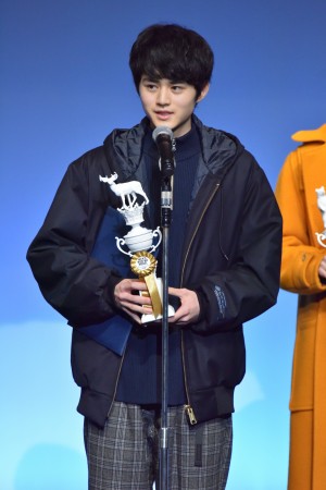 「メンズノンノモデル 公開オーディション2018 MEN’S NON‐NO MODEL Audition‐2018‐」グランプリ兼ラボ シリーズ賞を同時受賞した鈴鹿央士