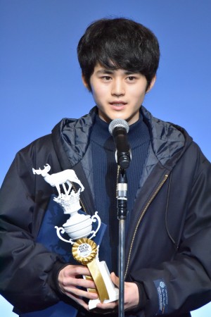 「メンズノンノモデル 公開オーディション2018 MEN’S NON‐NO MODEL Audition‐2018‐」グランプリ兼ラボ シリーズ賞を同時受賞した鈴鹿央士