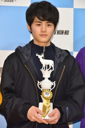 「メンズノンノモデル 公開オーディション2018 MEN’S NON‐NO MODEL Audition‐2018‐」グランプリ兼ラボ シリーズ賞を同時受賞した鈴鹿央士