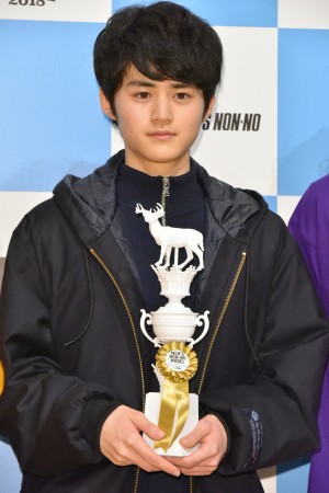 「メンズノンノモデル 公開オーディション2018 MEN’S NON‐NO MODEL Audition‐2018‐」グランプリ兼ラボ シリーズ賞を同時受賞した鈴鹿央士