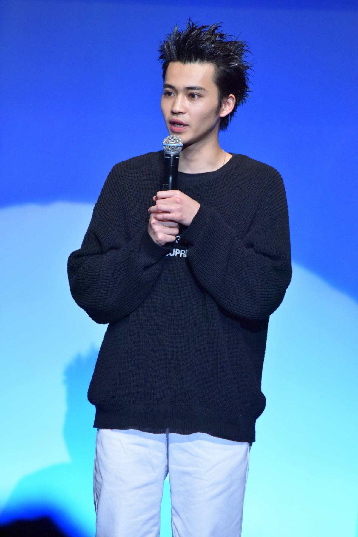成田凌、『コード・ブルー』仲間の馬場ふみかと“ヒゲ談義”