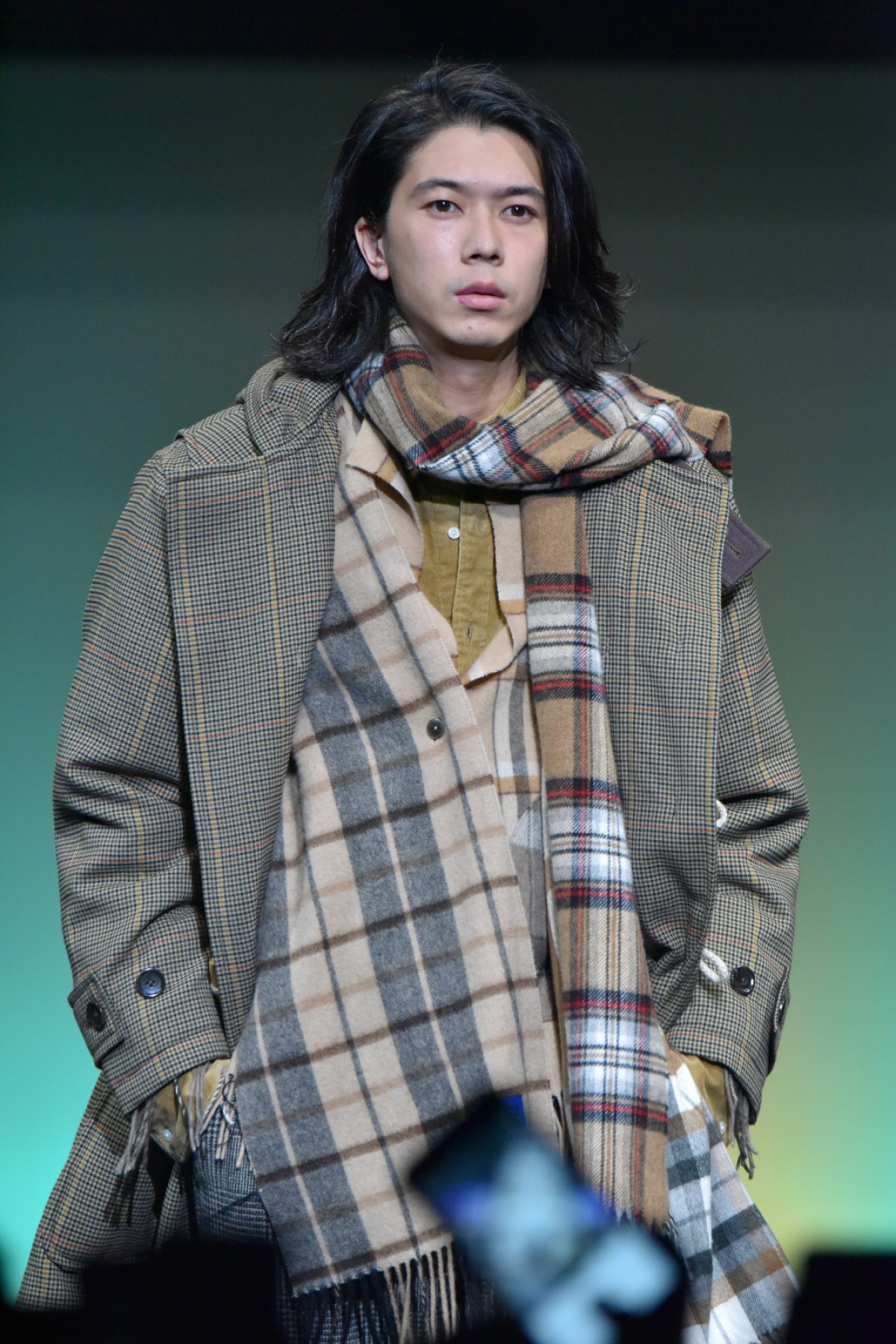 成田凌、『コード・ブルー』仲間の馬場ふみかと“ヒゲ談義”