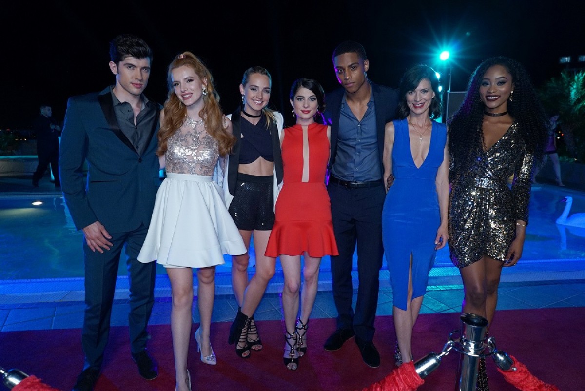 女子大生がハリウッド女優に！ベラ・ソーン主演『FAMOUS IN LOVE』日本初放送