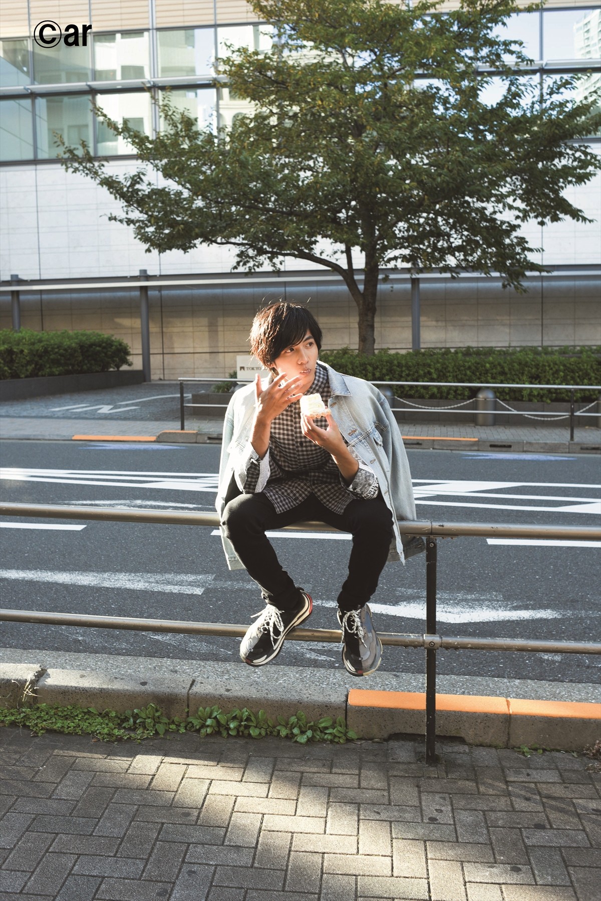 “おフェロクイーン”森絵梨佳、まぶしい色気で「ar」カバー登場