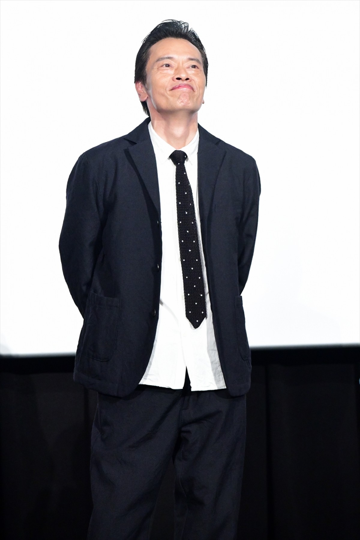 遠藤憲一、子役の白鳥玉季に「女を振りまかずに済むから楽」と評される