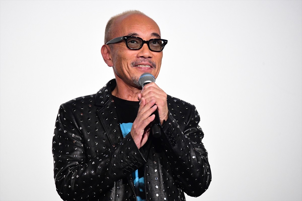 遠藤憲一、子役の白鳥玉季に「女を振りまかずに済むから楽」と評される
