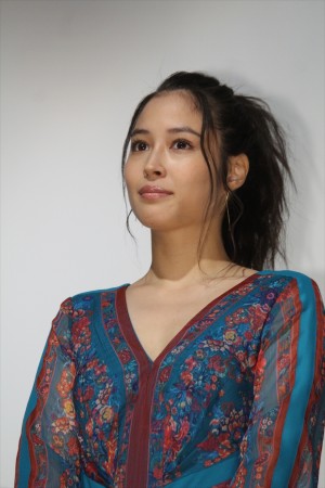 映画『銃』初日舞台挨拶に登壇した広瀬アリス