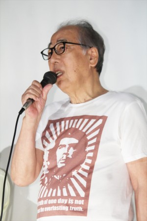 『鈴木家の嘘』公開記念舞台挨拶に登壇した岸部一徳