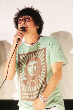 『鈴木家の嘘』公開記念舞台挨拶に登壇した大森南朋