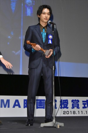 「第10回TAMA映画賞」授賞式に登場した吉沢亮