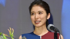 「第10回TAMA映画賞」授賞式に登場した松岡茉優