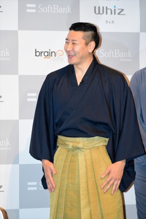 ソフトバンクロボティクス／ソフトバンク新製品発表会に登壇したチョコレートプラネット