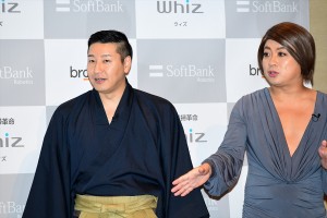 ソフトバンクロボティクス／ソフトバンク新製品発表会に登壇したチョコレートプラネット